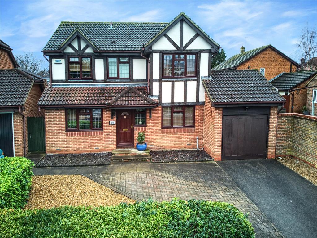 Emersons Avenue, Hextable, Kent, BR8 4 bed detached house for sale £