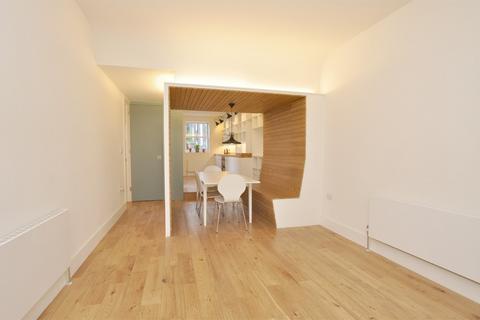 2 bedroom duplex to rent, Gray's Inn Road, London WC1X