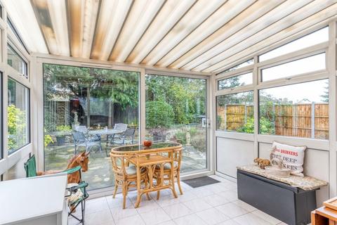 13 Rennets Close, London, SE9 2NQ