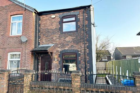 2 bedroom end of terrace house for sale, Broadbent Road, Watersheddings, Oldham, OL1