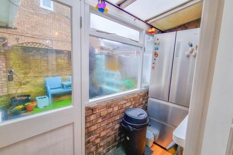 41 Central Avenue, Woodford Halse, Daventry, NN11 3QQ