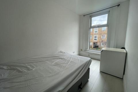 1 bedroom flat to rent - Hounslow TW3