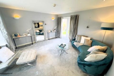 3 bedroom detached house for sale - Moss Bank Way, Astley Bridge, Bolton