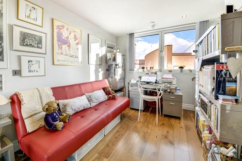 2 bedroom flat for sale, Bridge Place, London, SW1V