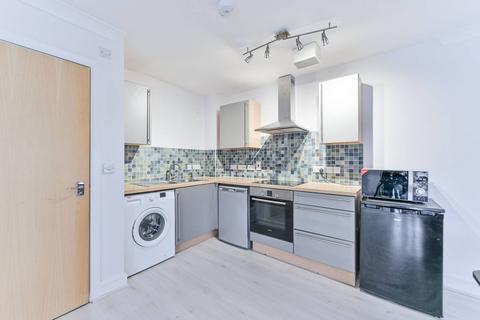 2 bedroom flat for sale, Rosehill Avenue, Sutton, SM1