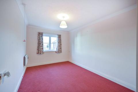 2 bedroom flat for sale - Golden Court, Hounslow, Isleworth, TW7
