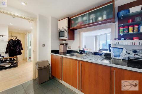 1 bedroom apartment for sale, Newton Place, Isle of Dogs E14