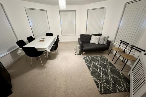 Flat 1, 20 Alan Road, Ipswich, IP3 8EQ