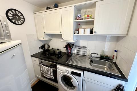 Flat 1, 20 Alan Road, Ipswich, IP3 8EQ