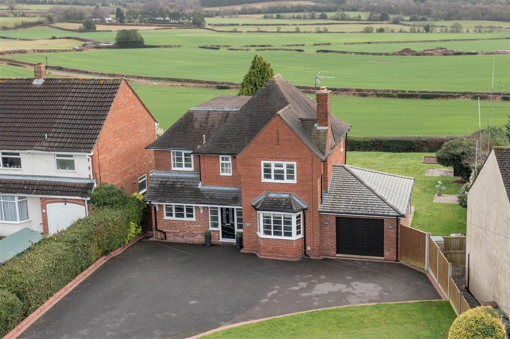 Old Birmingham Road, Lickey End, Bromsgrove, B60 1DG 4 bed detached