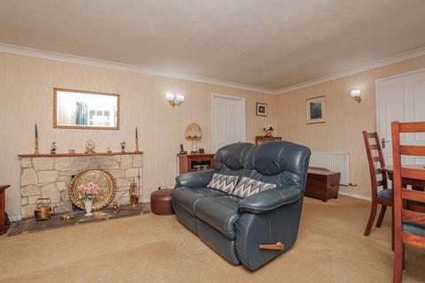 2 Buzzards Close, Little Bourton, Banbury, OX17 1RN