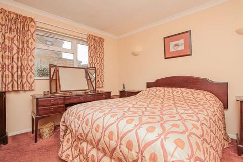 2 Buzzards Close, Little Bourton, Banbury, OX17 1RN