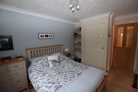 1 bedroom ground floor maisonette for sale, Waterside Court, Alton