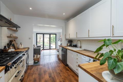 22 Oakdene Road, Brockham, Betchworth, RH3 7JX