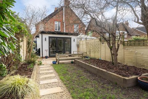 22 Oakdene Road, Brockham, Betchworth, RH3 7JX