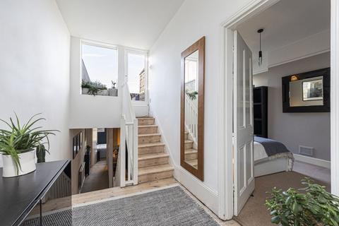 2 bedroom flat to rent, Saltram Crescent, London W9