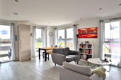 Flat 16, Arthur Court, 301 Ruislip Road, Greenford, UB6 9FL