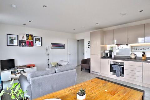 Flat 16, Arthur Court, 301 Ruislip Road, Greenford, UB6 9FL