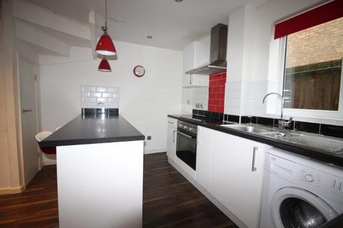 2 bedroom terraced house to rent, Milton Way, Houghton Regis - LU5 5UF