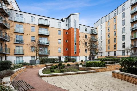 1 bedroom flat to rent, Ivory Court, Queen Mary Avenue E18