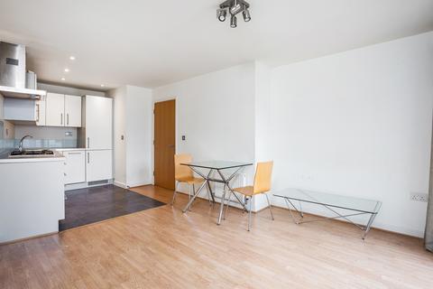 1 bedroom flat to rent, Ivory Court, Queen Mary Avenue E18
