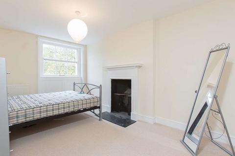 2 bedroom flat to rent, Mecklenburgh Square, London WC1N