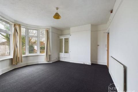 1 bedroom property to rent, ROOM ONLY, Maidstone Road, Chatham, ME4