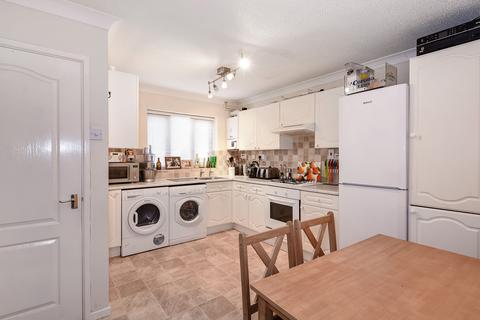 2 bedroom terraced house to rent, Farmington Drive, Witney