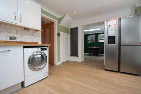 127 Glenbrook Drive, Barry, CF63 2FH