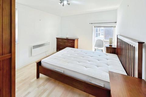 2 bedroom flat to rent, Dock House, Navigation Walk, Leeds, LS10