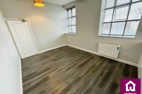 2 bedroom flat to rent, Wellington Road South, Stockport, Greater Manchester, SK3