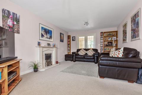 4 bedroom detached house for sale, Aviary Close, Chichester