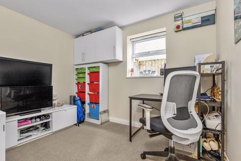 9 Aviary Close, Hambrook, Chichester, PO18 8UN