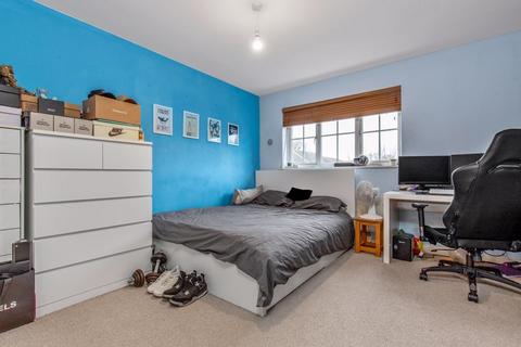 9 Aviary Close, Hambrook, Chichester, PO18 8UN
