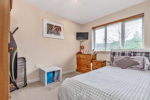 9 Aviary Close, Hambrook, Chichester, PO18 8UN