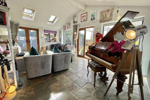34 Dockham Road, Cinderford, GL14 2AQ