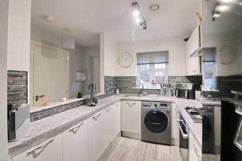 30 Bridgefield Close, Tyldesley, Manchester, M29 8QX