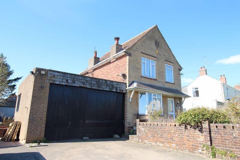 Dockham Road, Cinderford GL14 3 bed detached house £399,950