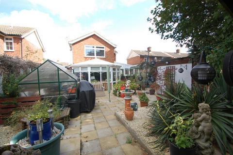 17 Mill Close, Tiptree, Colchester, CO5 0LE