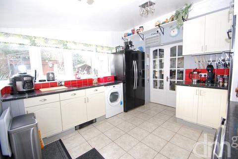 17 Mill Close, Tiptree, Colchester, CO5 0LE