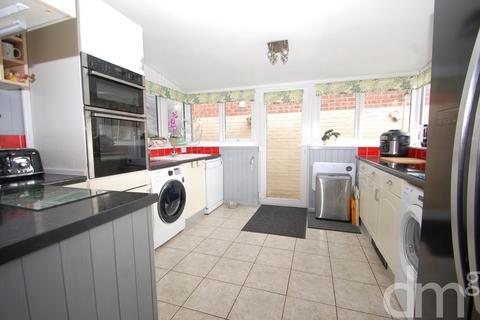 17 Mill Close, Tiptree, Colchester, CO5 0LE