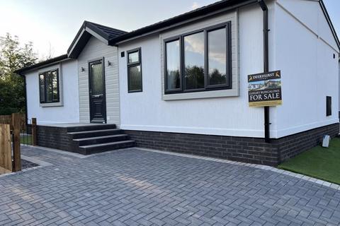 2 bedroom park home for sale - Kingsdown Caravan Park, Swindon SN25