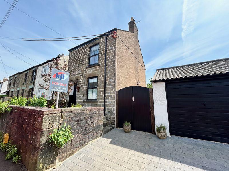 Woodside Street, Cinderford GL14 3 bed detached house for sale £279,950