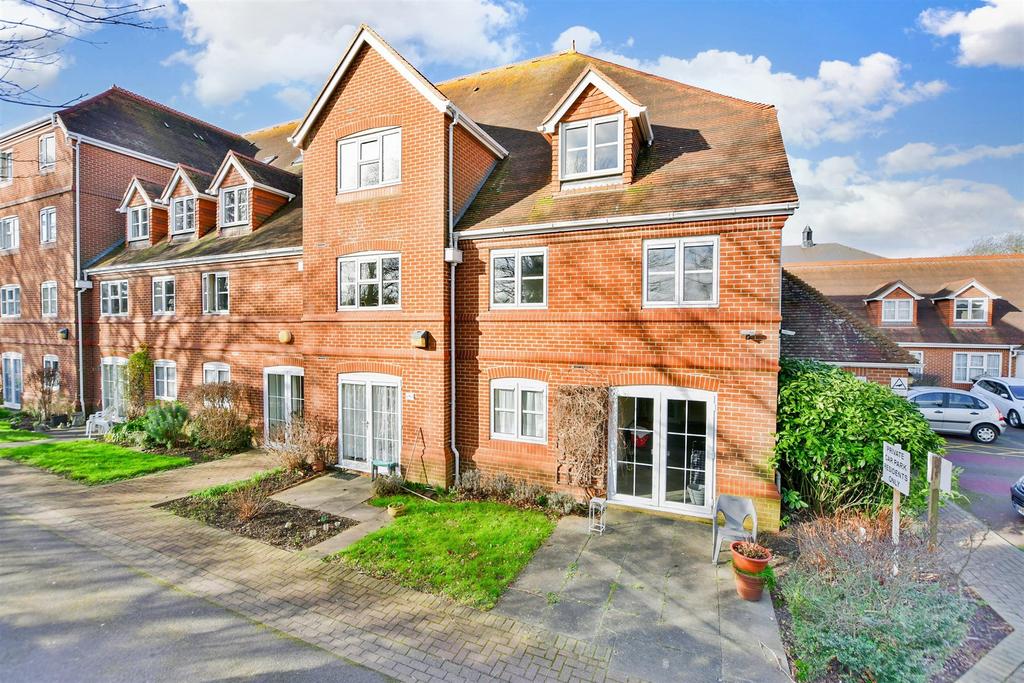 Orchard Place, Faversham, Kent 1 bed flat for sale £160,000