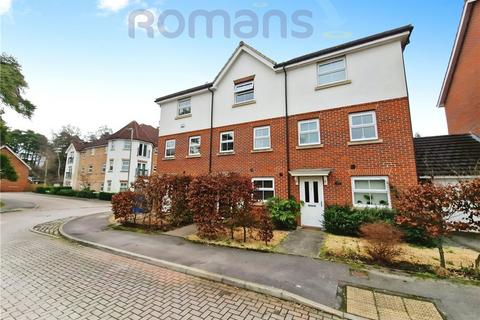 4 bedroom house for sale, Haskins Drive, Farnborough, Hampshire