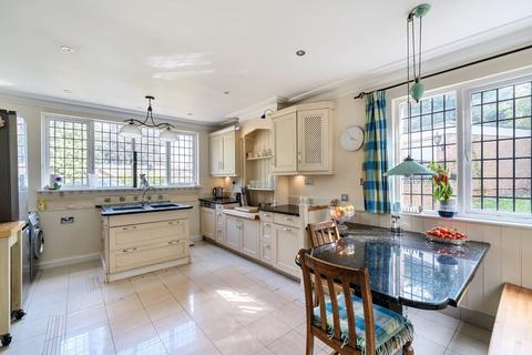 Hill Glen Park Avenue, Gravesend, DA12 1NS