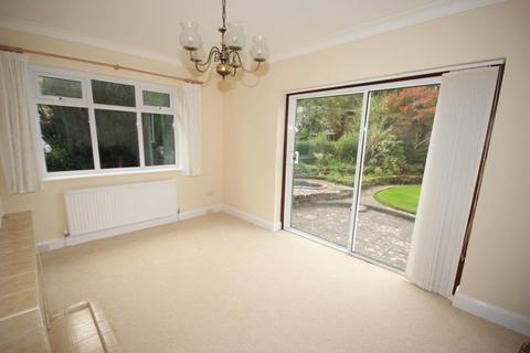 3 bedroom bungalow to rent, Birkholme Drive, Meir Heath, Stoke On Trent, ST3 7LR
