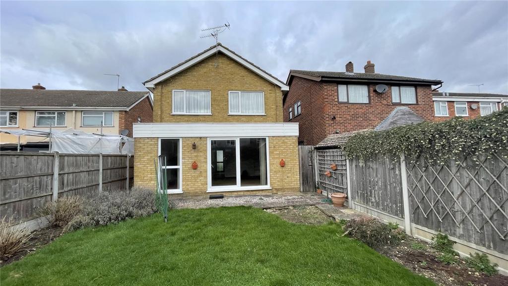 Silverdale, StanfordleHope, Essex, SS17 3 bed detached house for sale