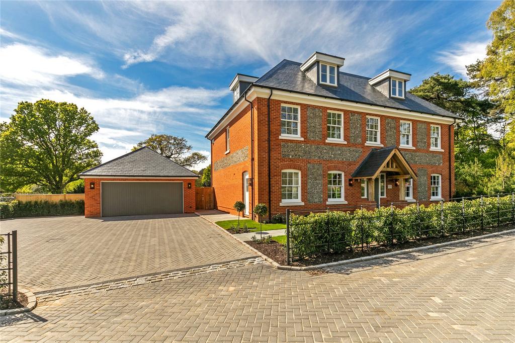 Gainsbrooke, Chilworth Road, Chilworth, Southampton, SO16 6 bed detached house for sale £1,995,000