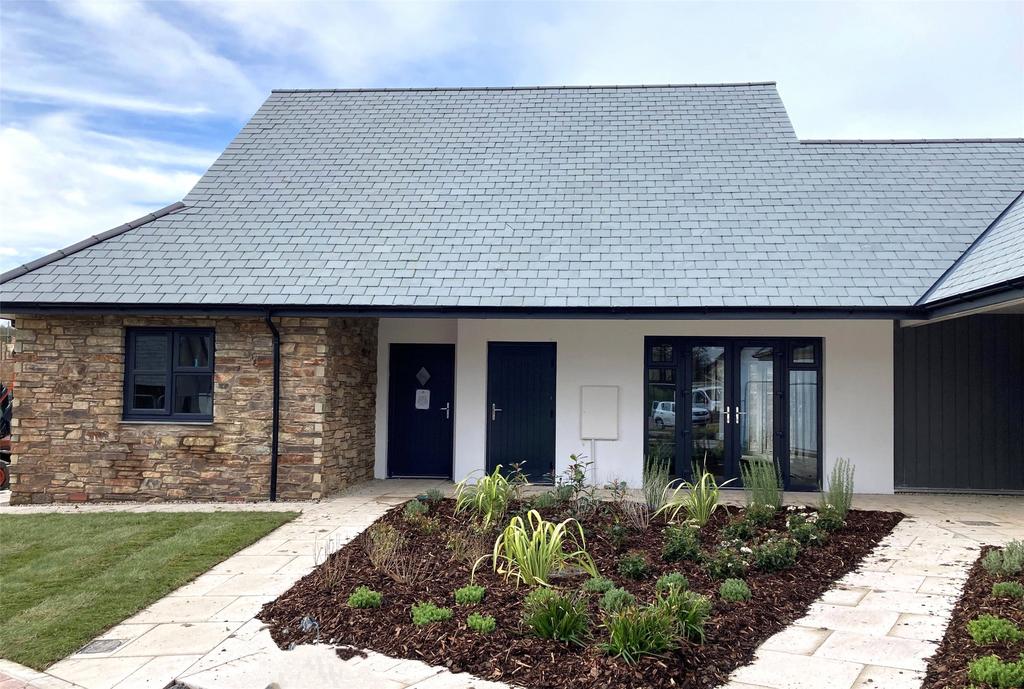 Kenwith Meadows, Abbotsham, Bideford, Devon, EX39 2 bed bungalow for
